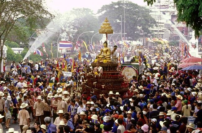 Lễ hội té nước ở Chiang Mai